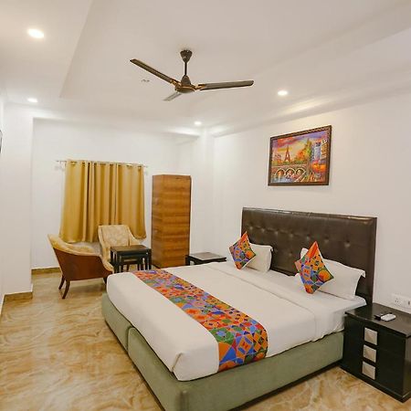 Готель Fabexpress Taj Residency Near Yashobhoomi Convention Centre Делі Екстер'єр фото