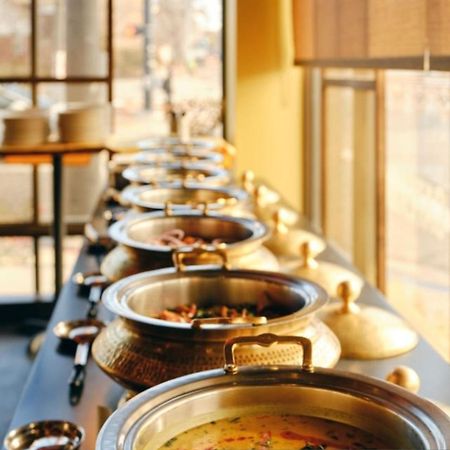 Готель Fabexpress Taj Residency Near Yashobhoomi Convention Centre Делі Екстер'єр фото