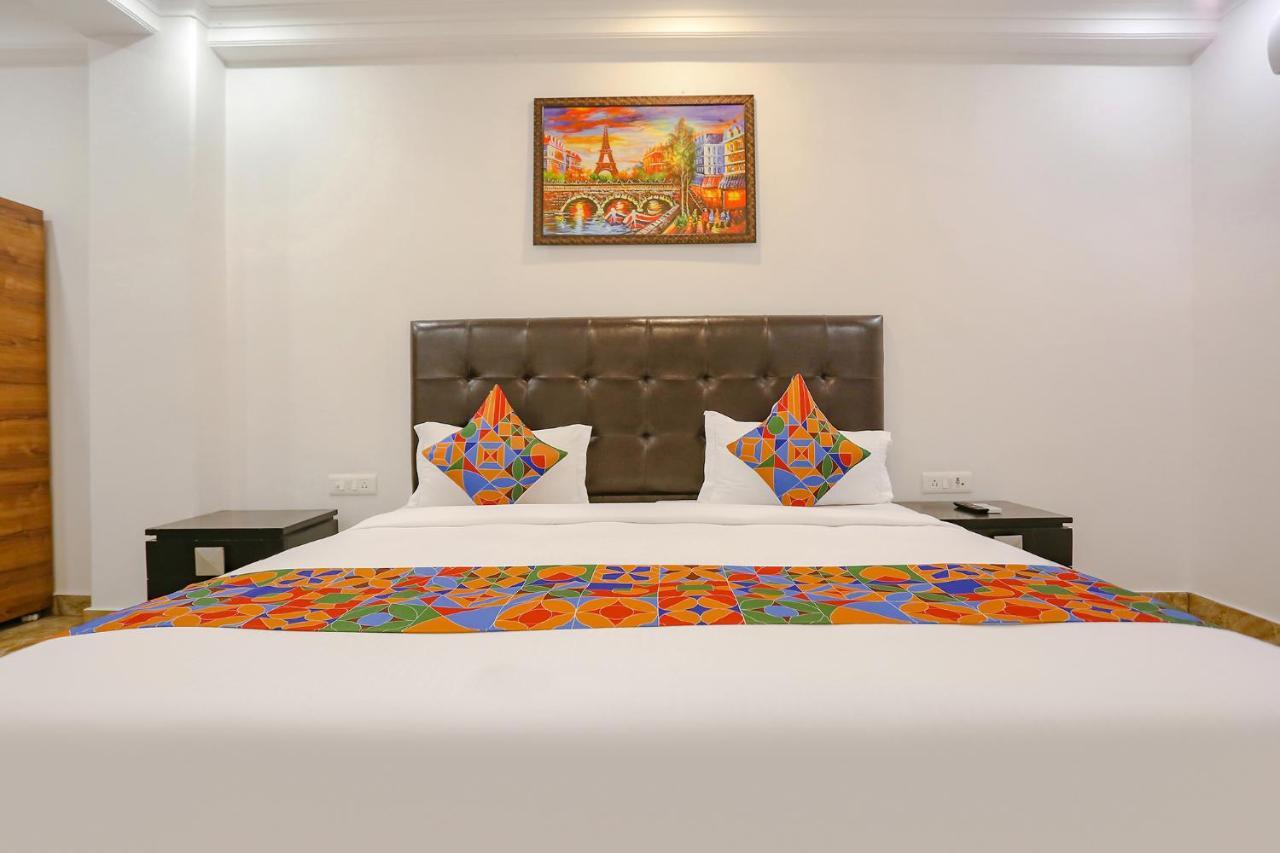 Готель Fabexpress Taj Residency Near Yashobhoomi Convention Centre Делі Екстер'єр фото