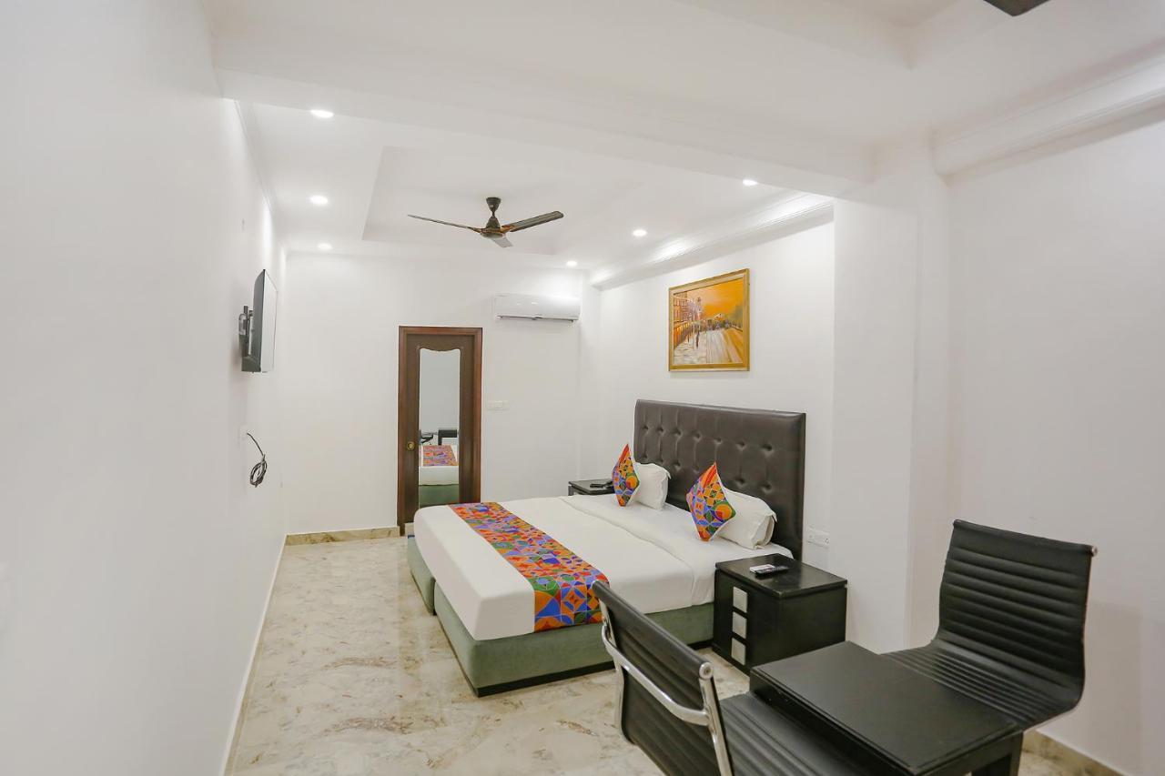 Готель Fabexpress Taj Residency Near Yashobhoomi Convention Centre Делі Екстер'єр фото