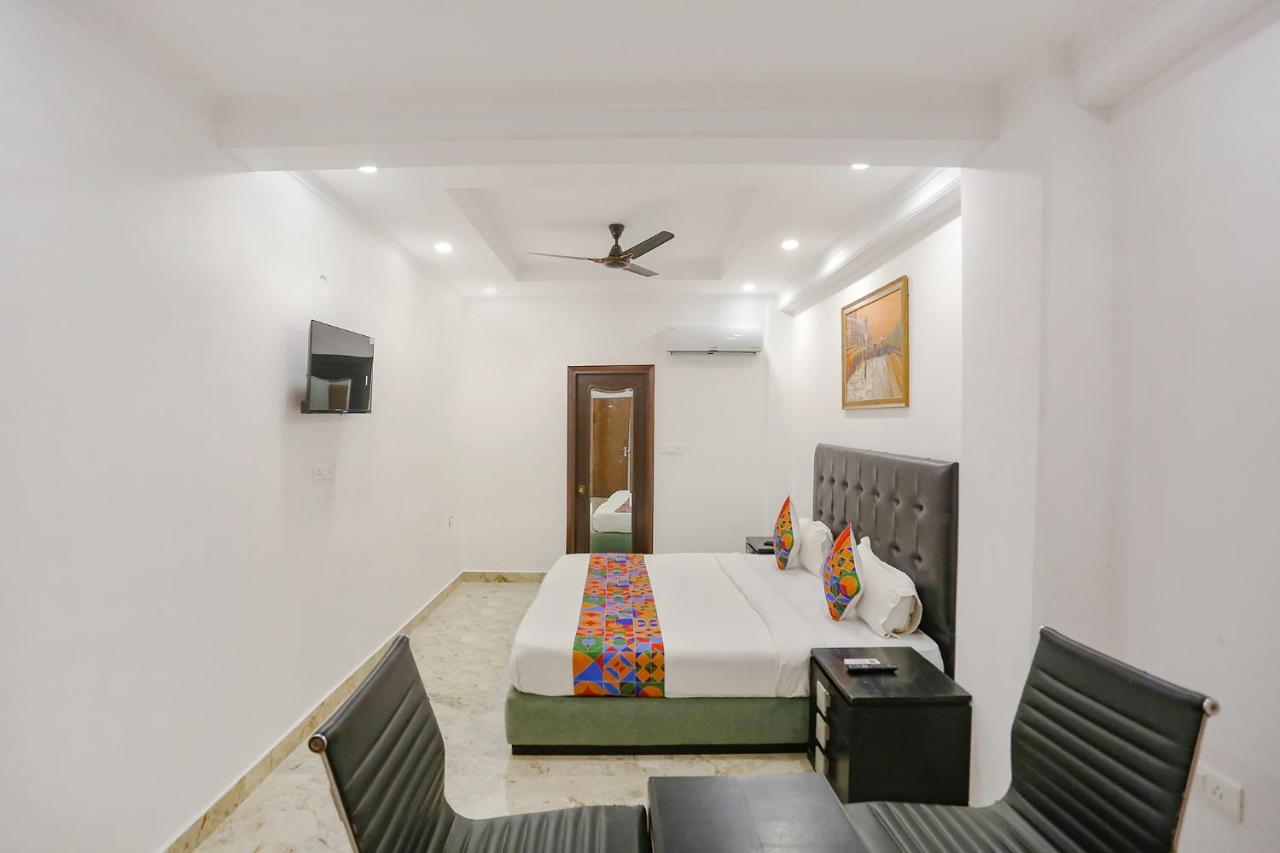 Готель Fabexpress Taj Residency Near Yashobhoomi Convention Centre Делі Екстер'єр фото